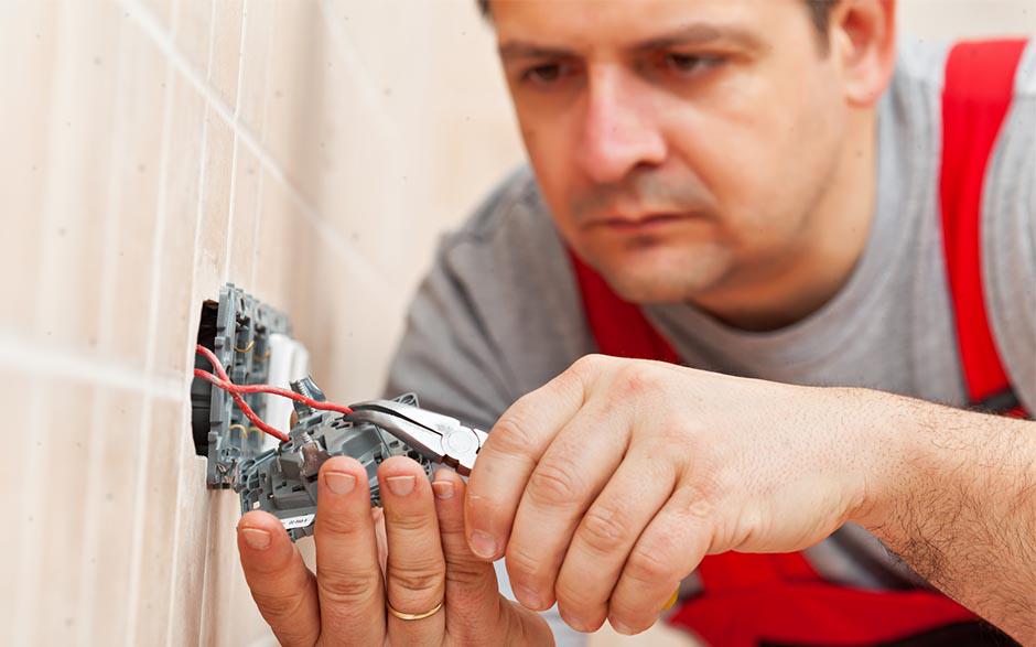 je recherche un électricien Paris 7