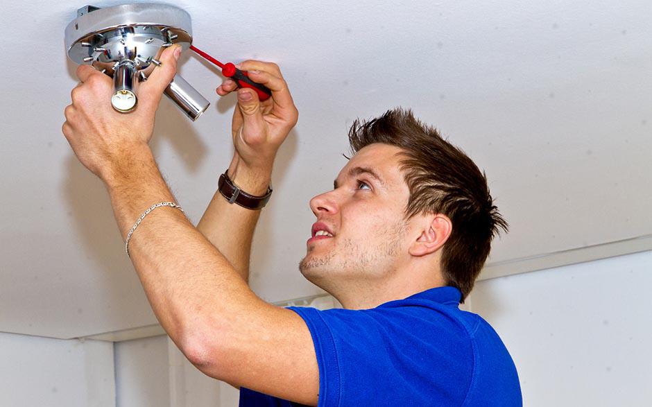 recherche électricien Paris 11